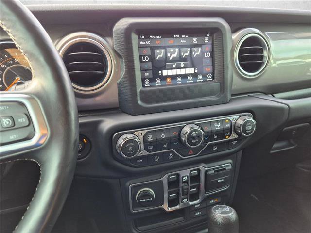 Used 2018 Jeep Wrangler Unlimited Sahara w/ Cold Weather Group AWD/4WD image 11