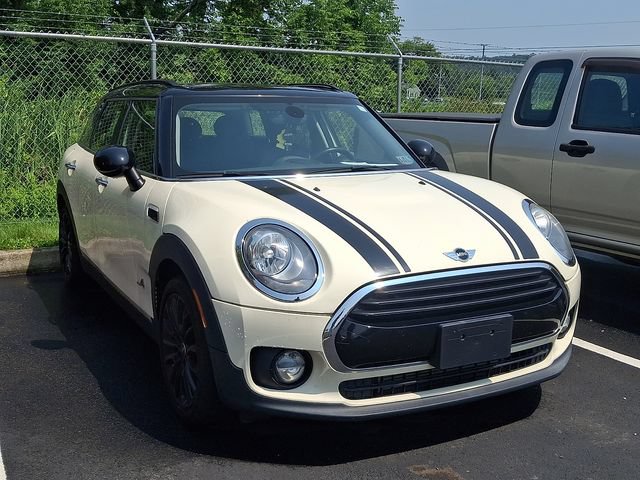 Used 2017 MINI Cooper Clubman ALL4 AWD/4WD image 2