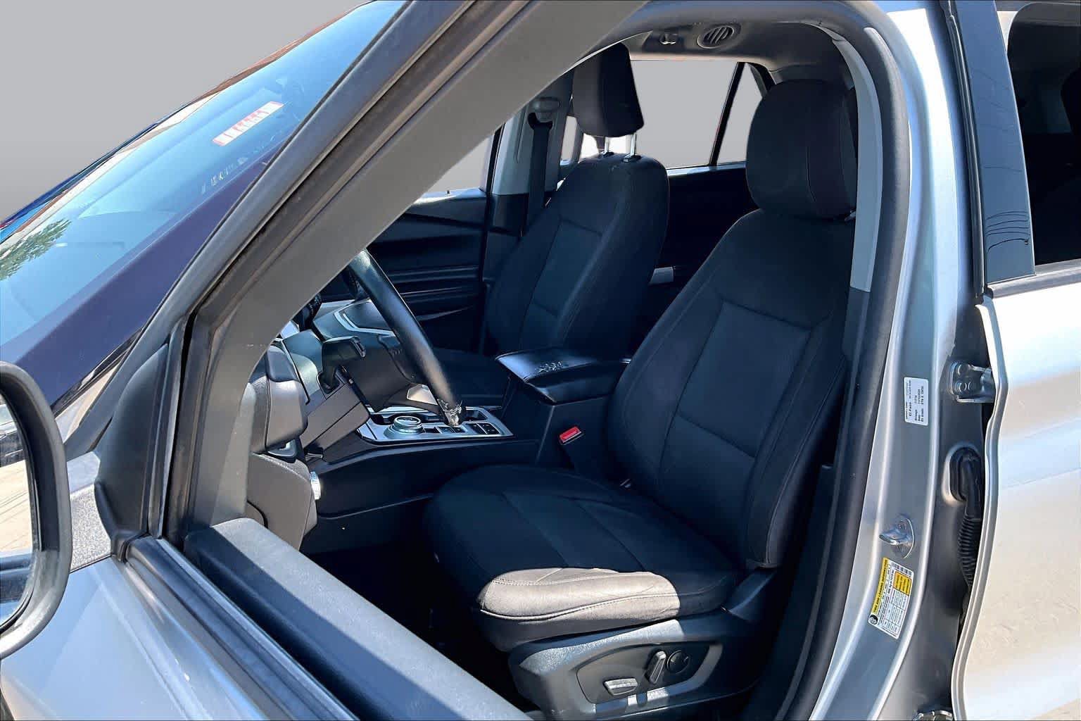Certified 2023 Ford Explorer XLT RWD image 8