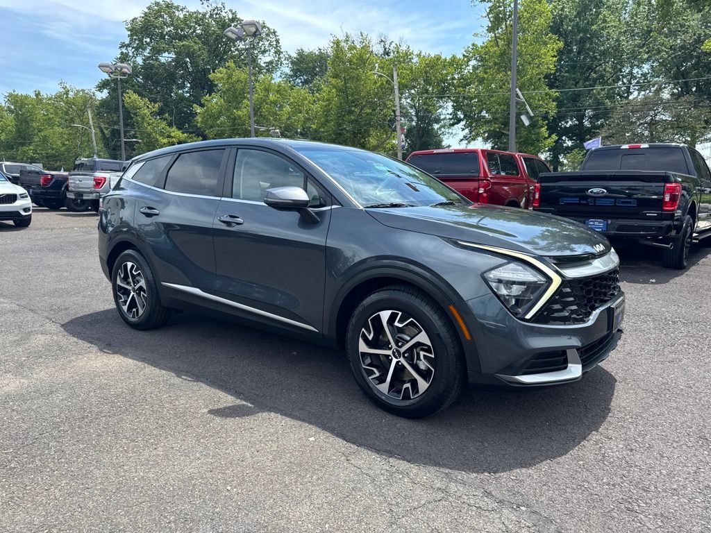 Used 2023 Kia Sportage EX FWD image 3