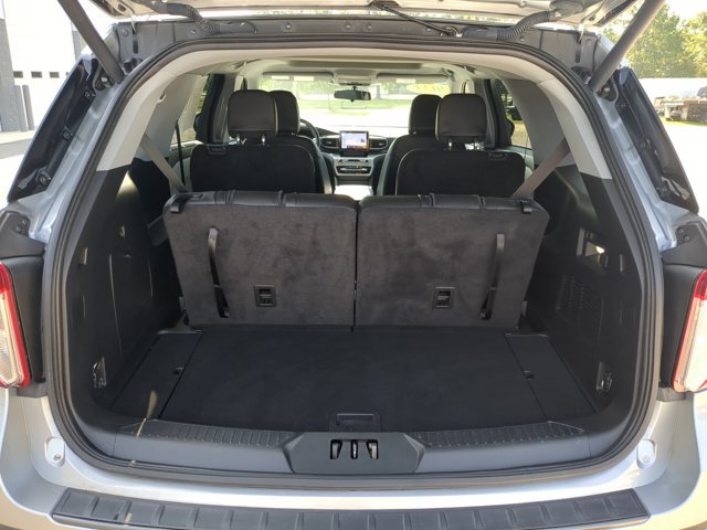 Certified 2023 Ford Explorer XLT w/ Equipment Group 202A AWD/4WD image 33