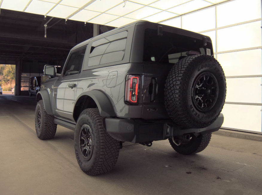 Certified 2023 Ford Bronco Wildtrak AWD/4WD image 3