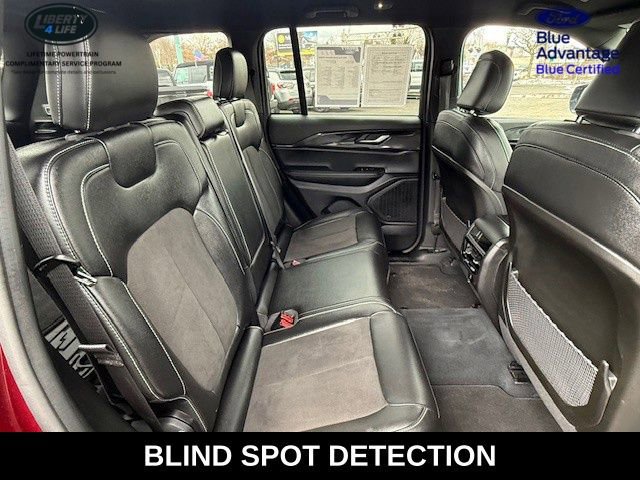 Used 2023 Jeep Grand Cherokee Altitude image 14