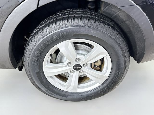 Used 2023 Kia Sorento LX image 29