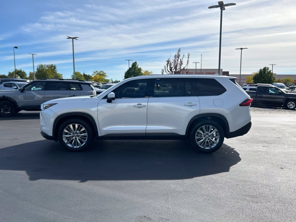 Used 2024 Toyota Grand Highlander AWD image 9