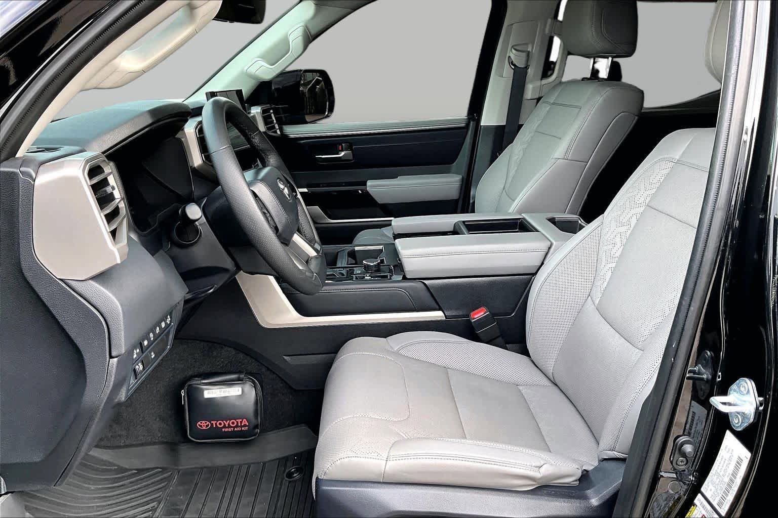 Used 2024 Toyota Tundra Limited w/ Power Package AWD/4WD image 10