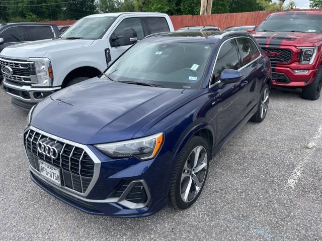 Used 2021 Audi Q3 2.0T Premium w/ Convenience Package AWD/4WD image 2