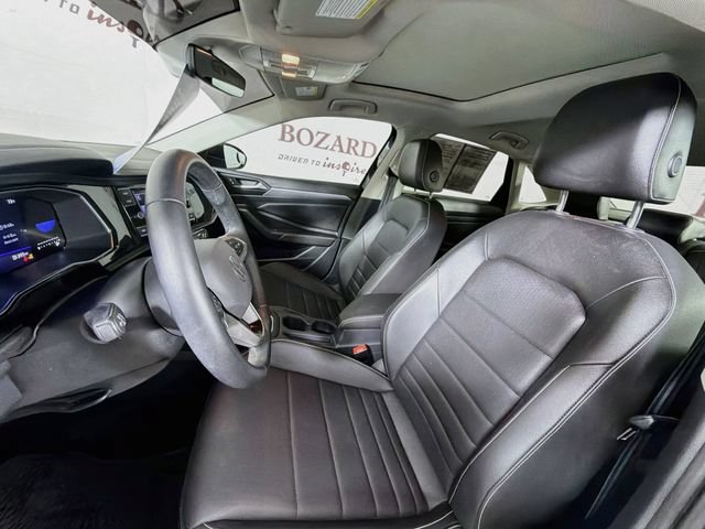 Used 2023 Volkswagen Jetta SE FWD image 24
