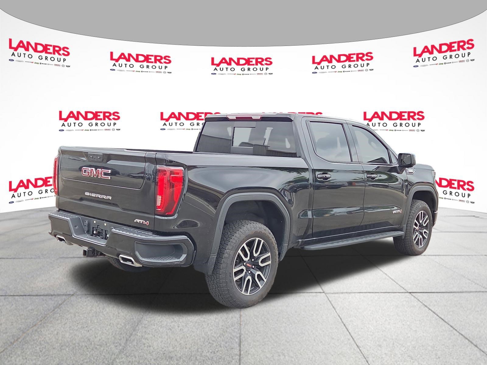 Used 2022 GMC Sierra 1500 AT4 w/ AT4 Preferred Package AWD/4WD image 3