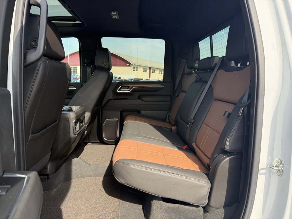 Used 2024 Chevrolet Silverado 3500 High Country w/ High Country Premium Package AWD/4WD image 18