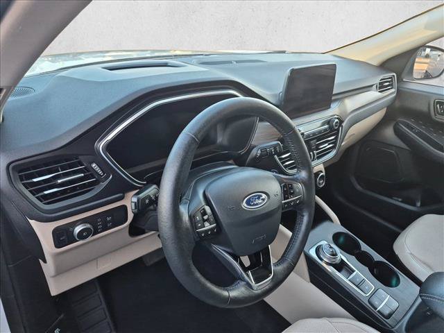 Certified 2020 Ford Escape Titanium w/ Titanium Premium Package 2.0 AWD/4WD image 10