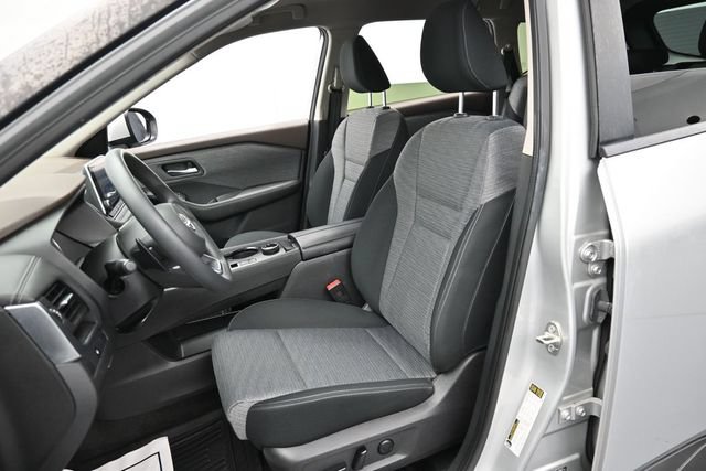 Used 2023 Nissan Rogue SV AWD/4WD image 12