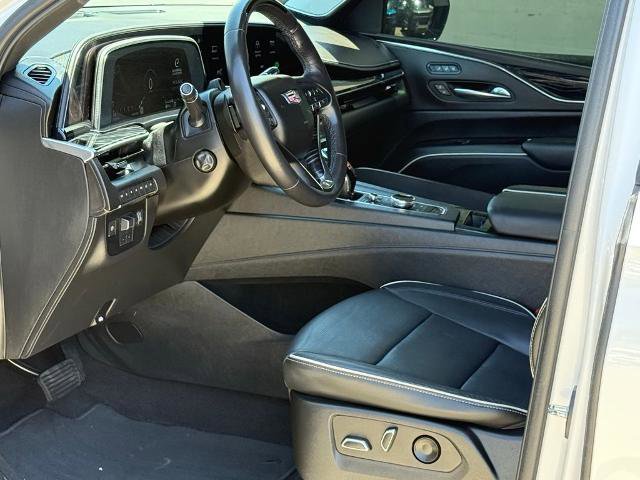 Used 2022 Cadillac Escalade ESV Sport w/ Touring Package AWD/4WD image 5