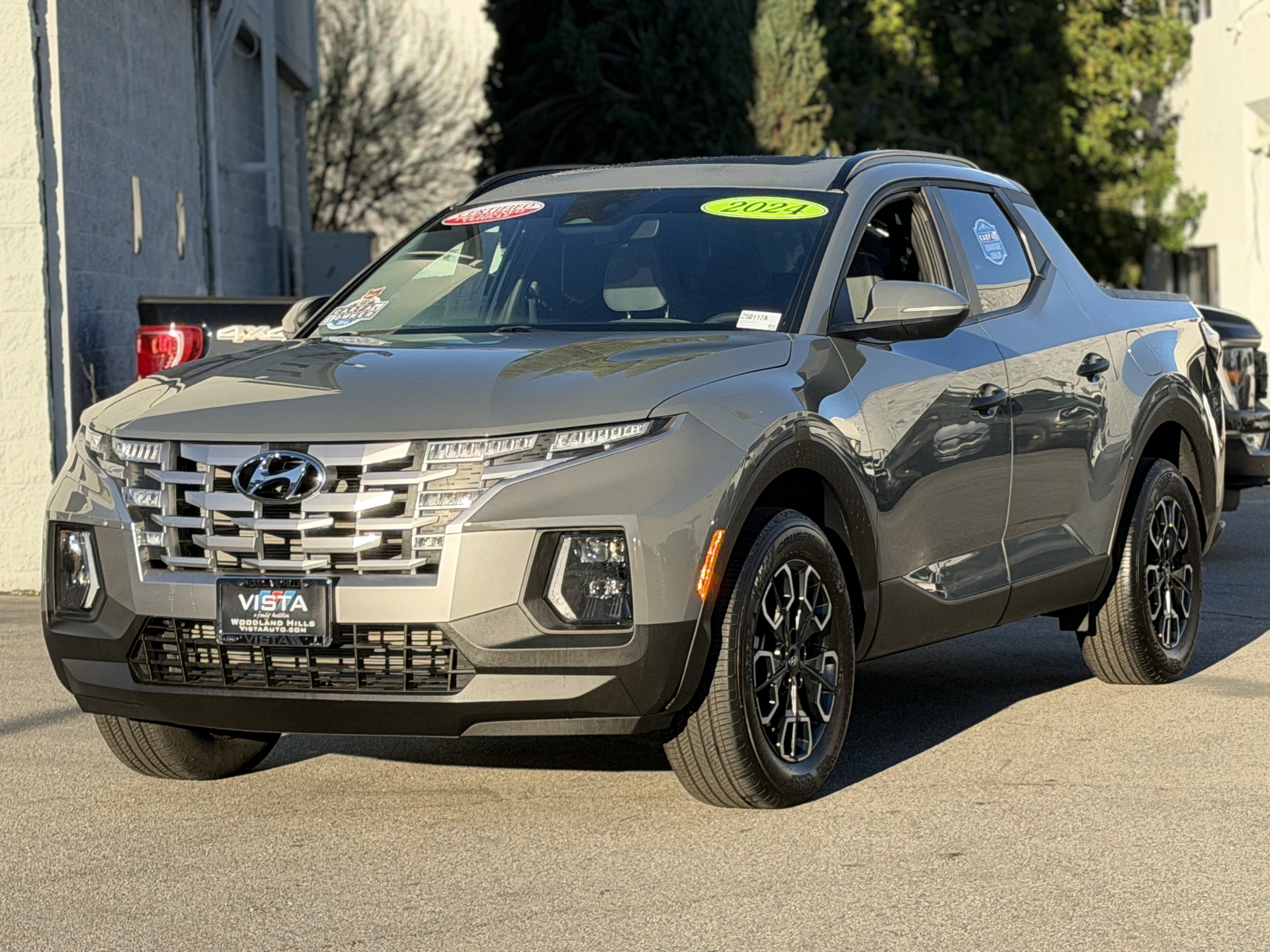 Used 2024 Hyundai Santa Cruz SEL w/ Activity Package image 3