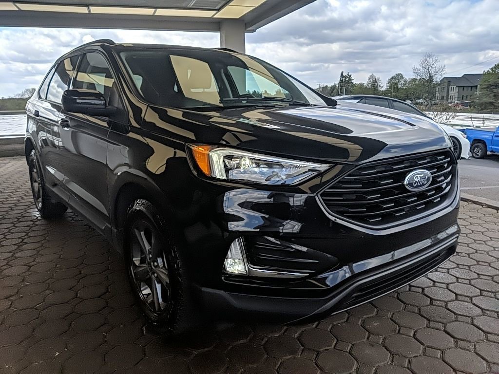 Certified 2023 Ford Edge SEL w/ Sport Appearance Package AWD/4WD image 4