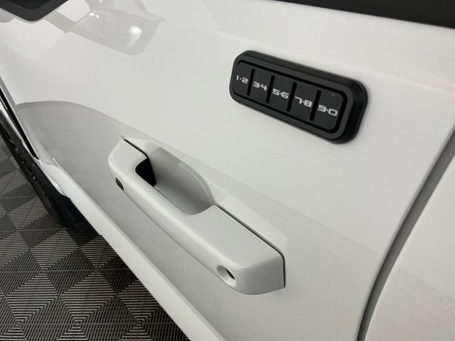 Certified 2025 Ford F350 Platinum w/ FX4 Off-Road Package AWD/4WD image 14