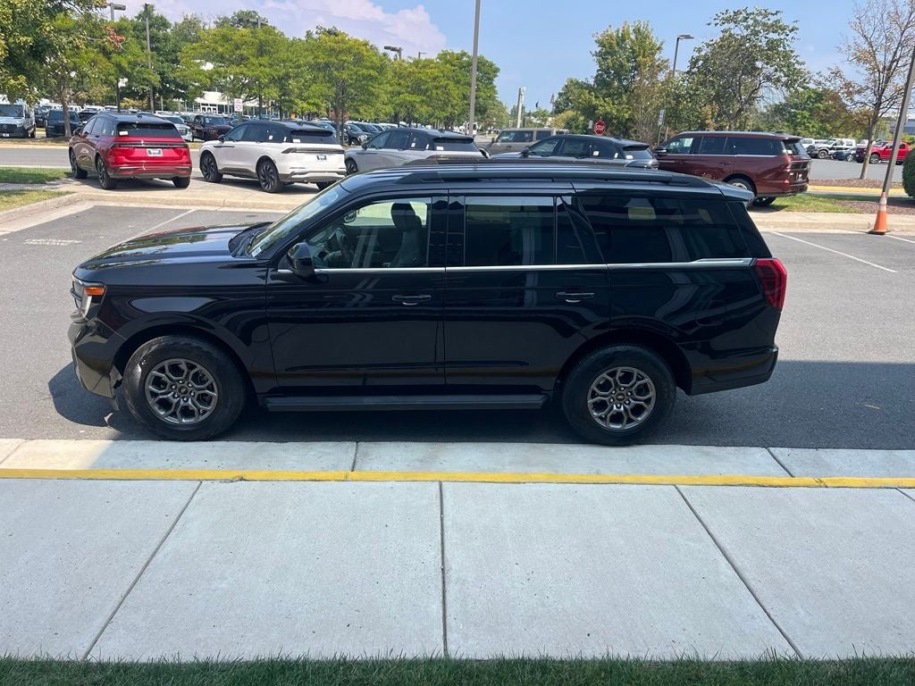 Certified 2025 Ford Expedition Active AWD/4WD image 6