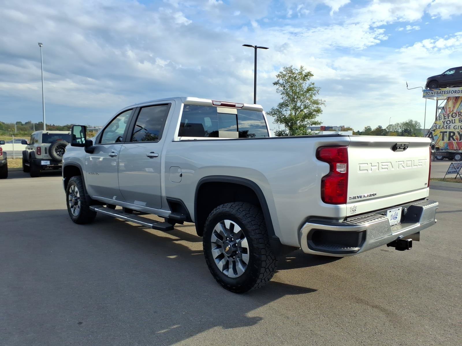 Used 2022 Chevrolet Silverado 2500 LT w/ Convenience Package AWD/4WD image 5