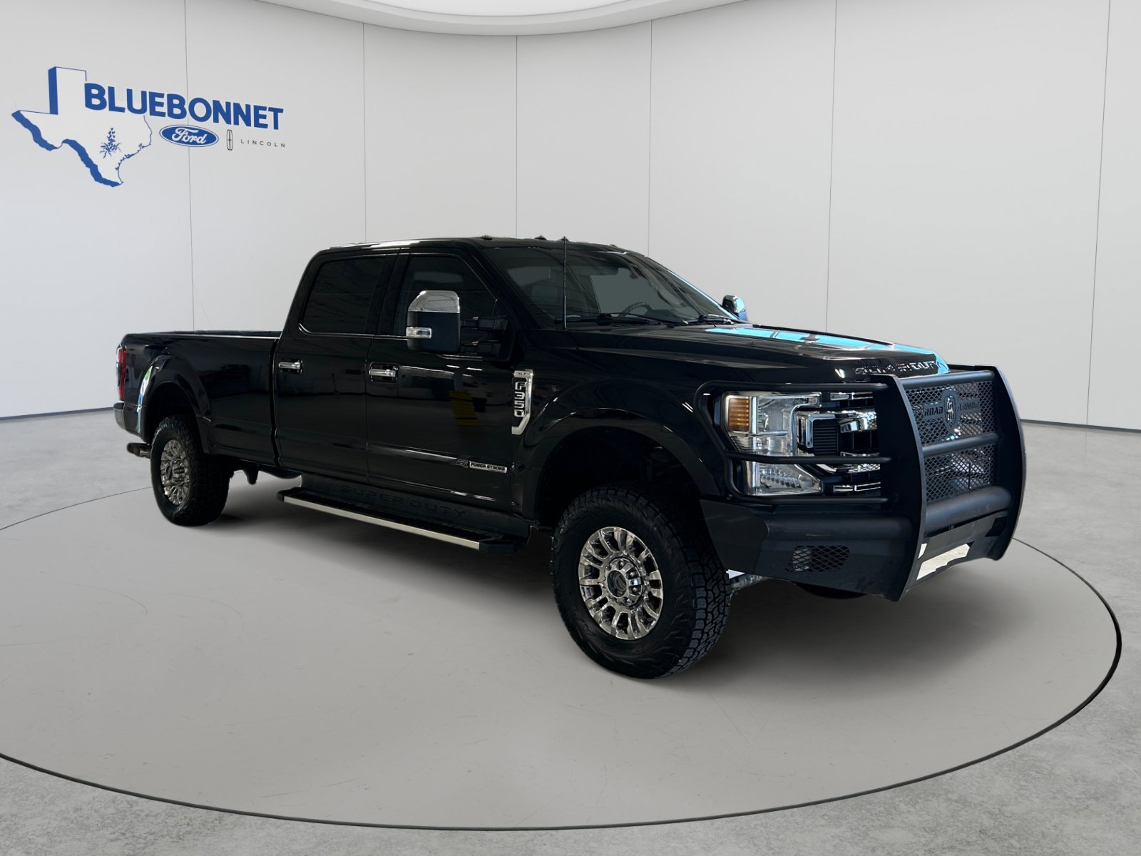 Certified 2022 Ford F350 XLT w/ XLT Premium Package AWD/4WD image 3