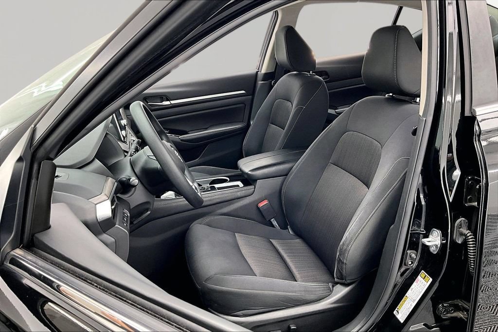 Used 2023 Nissan Altima 2.5 SV FWD image 25