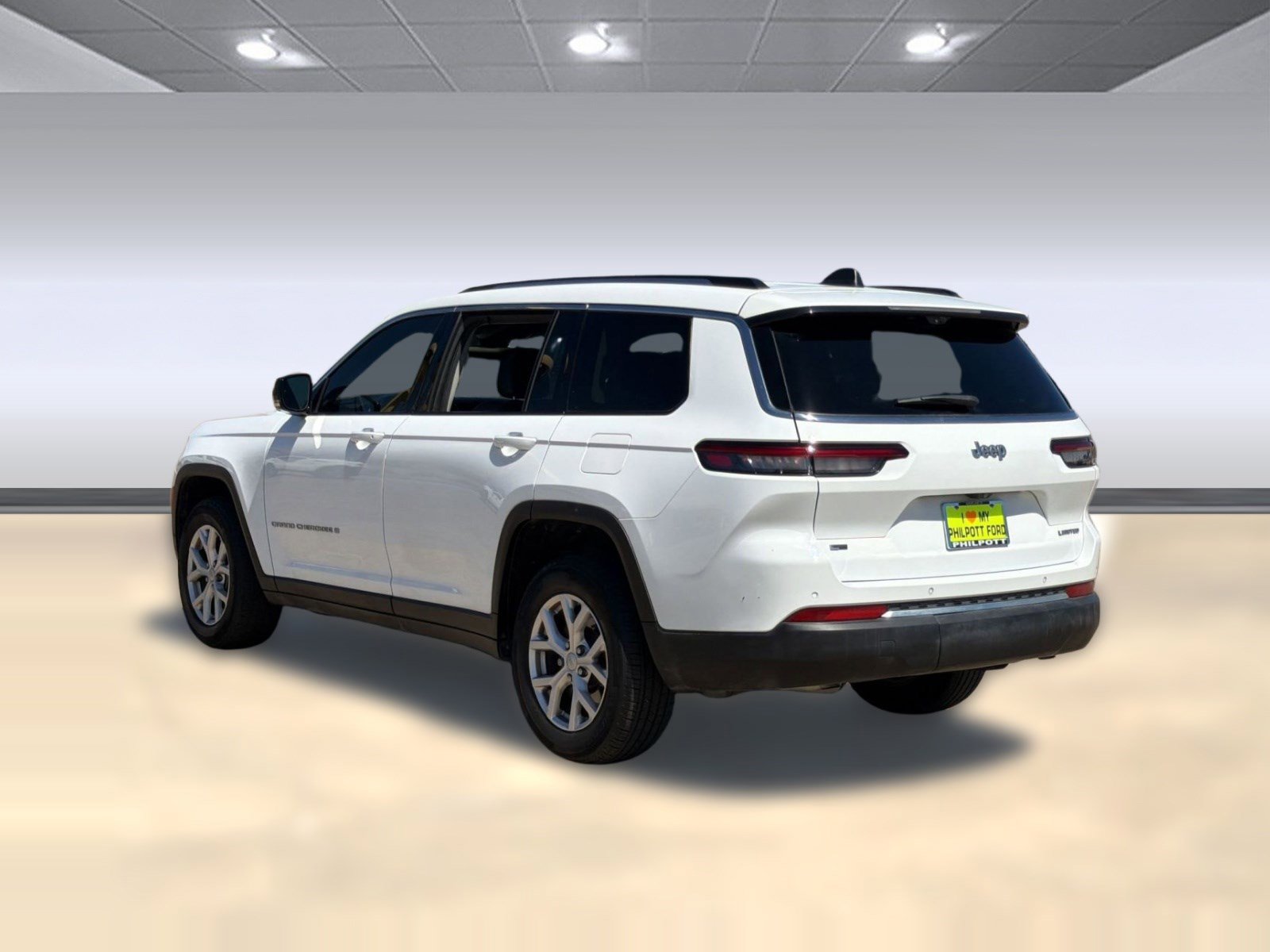 Used 2022 Jeep Grand Cherokee L Limited w/ Luxury Tech Group II RWD image 3
