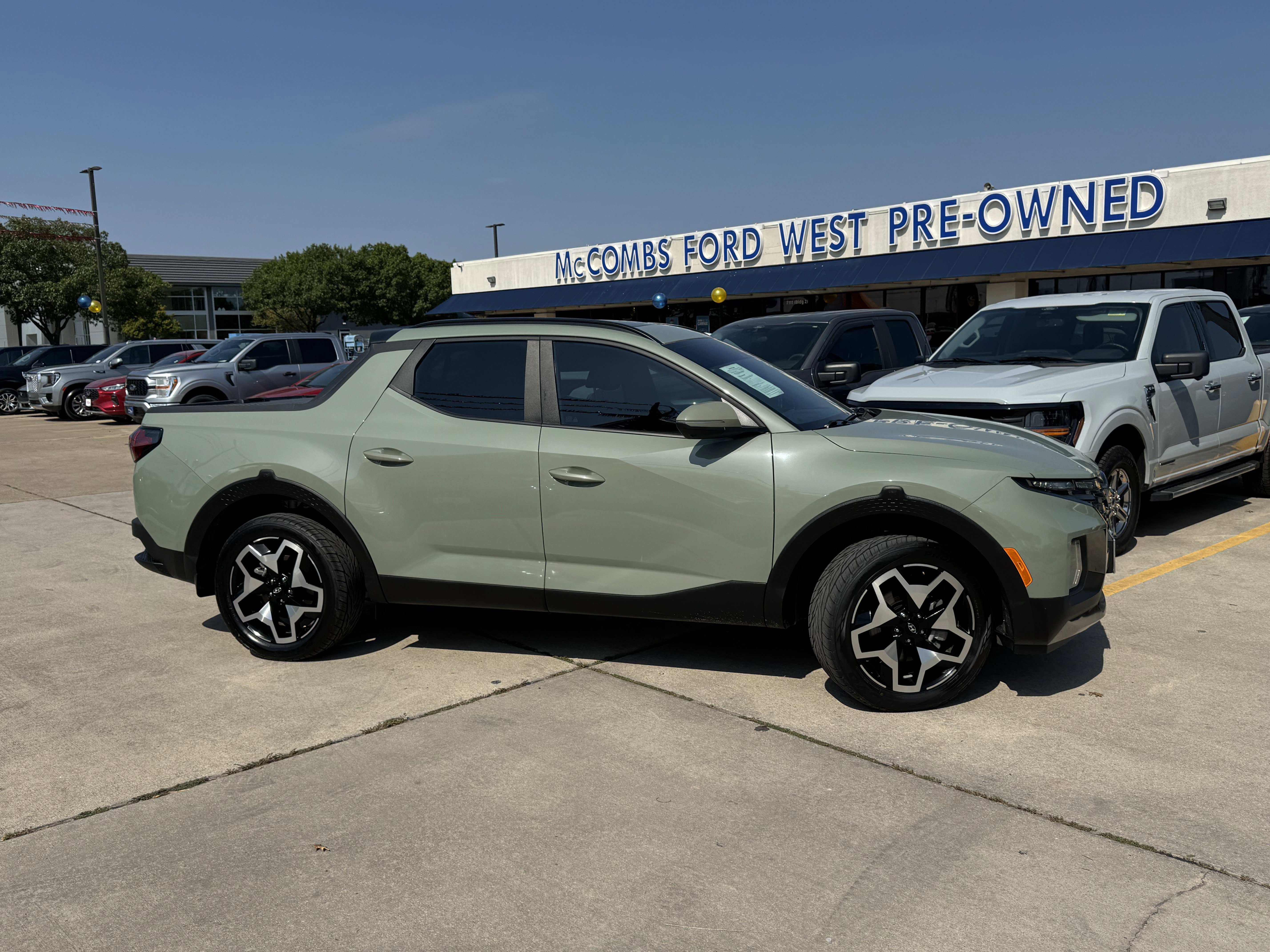 Used 2024 Hyundai Santa Cruz Limited image 3