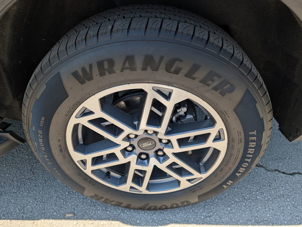 Certified 2025 Ford Expedition Active RWD image 39