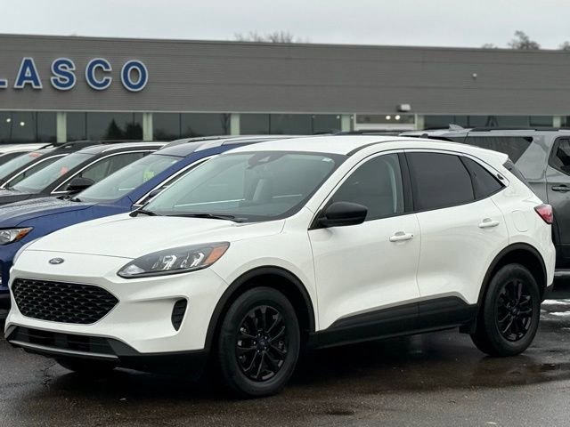 Certified 2022 Ford Escape SE w/ Cold Weather Package image 32