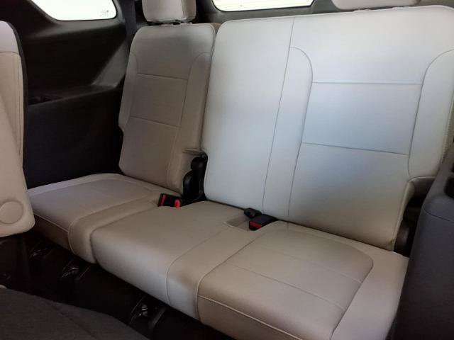Used 2023 Chevrolet Traverse Premier FWD image 15