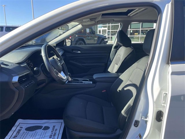 Used 2024 Nissan Altima 2.5 SV w/ SV Premium Package image 15