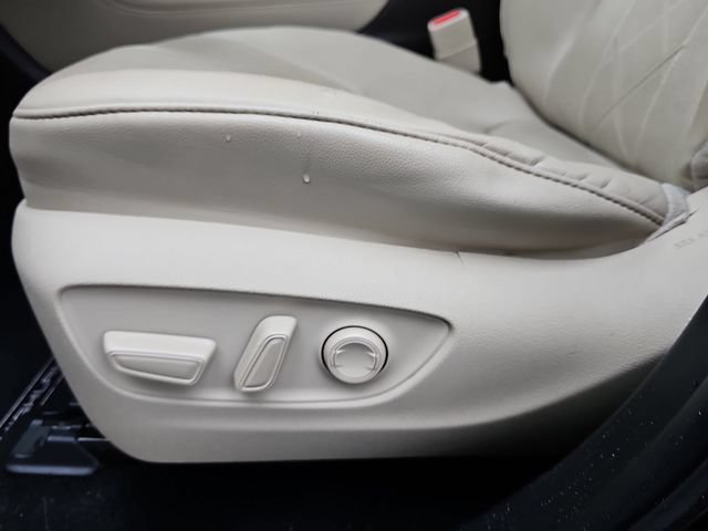 Used 2021 Toyota Highlander Platinum FWD image 20