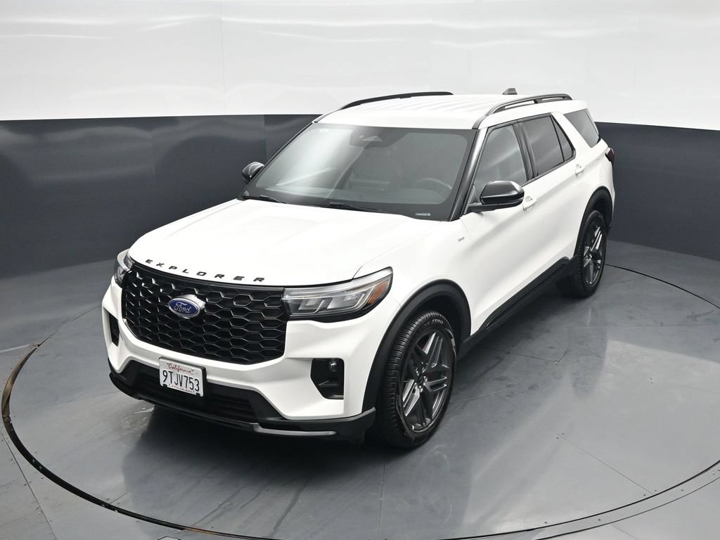 Certified 2025 Ford Explorer ST-Line w/ ST-Line Street Pack AWD/4WD image 33