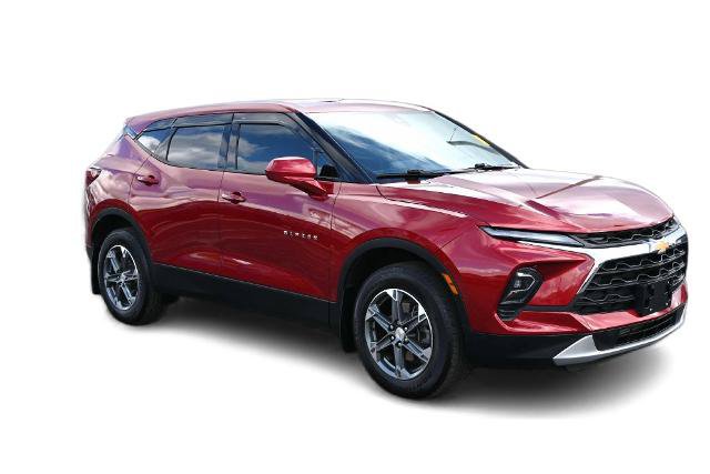 Used 2024 Chevrolet Blazer LT w/ Driver Confidence Package AWD/4WD image 3