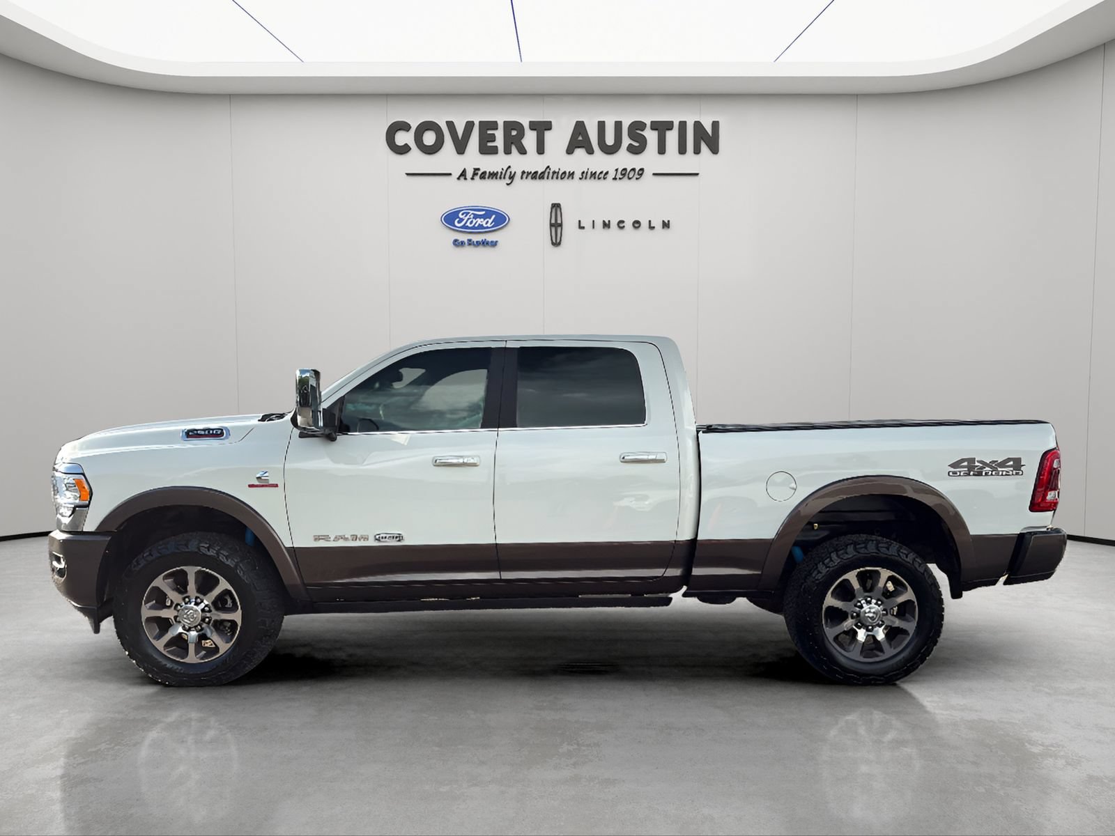 Used 2022 RAM 2500 Limited AWD/4WD image 3