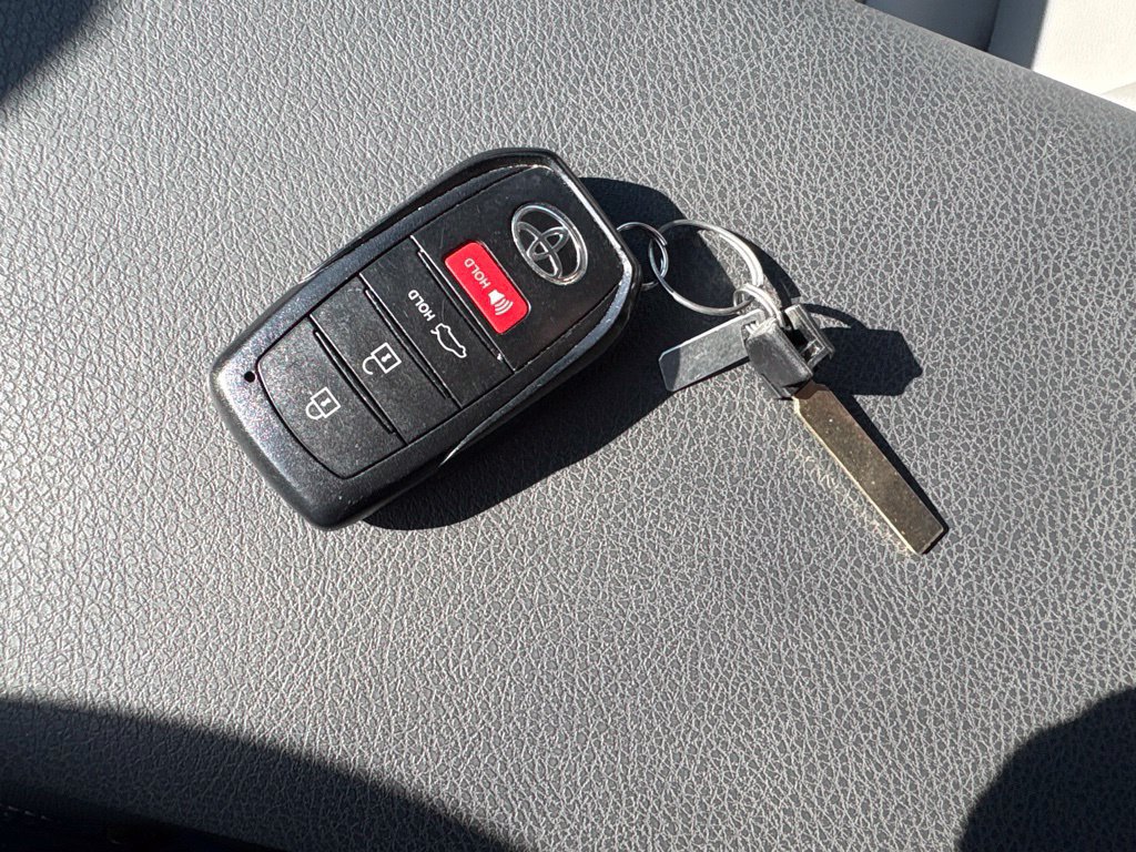 Used 2026 Toyota Camry SE FWD image 12