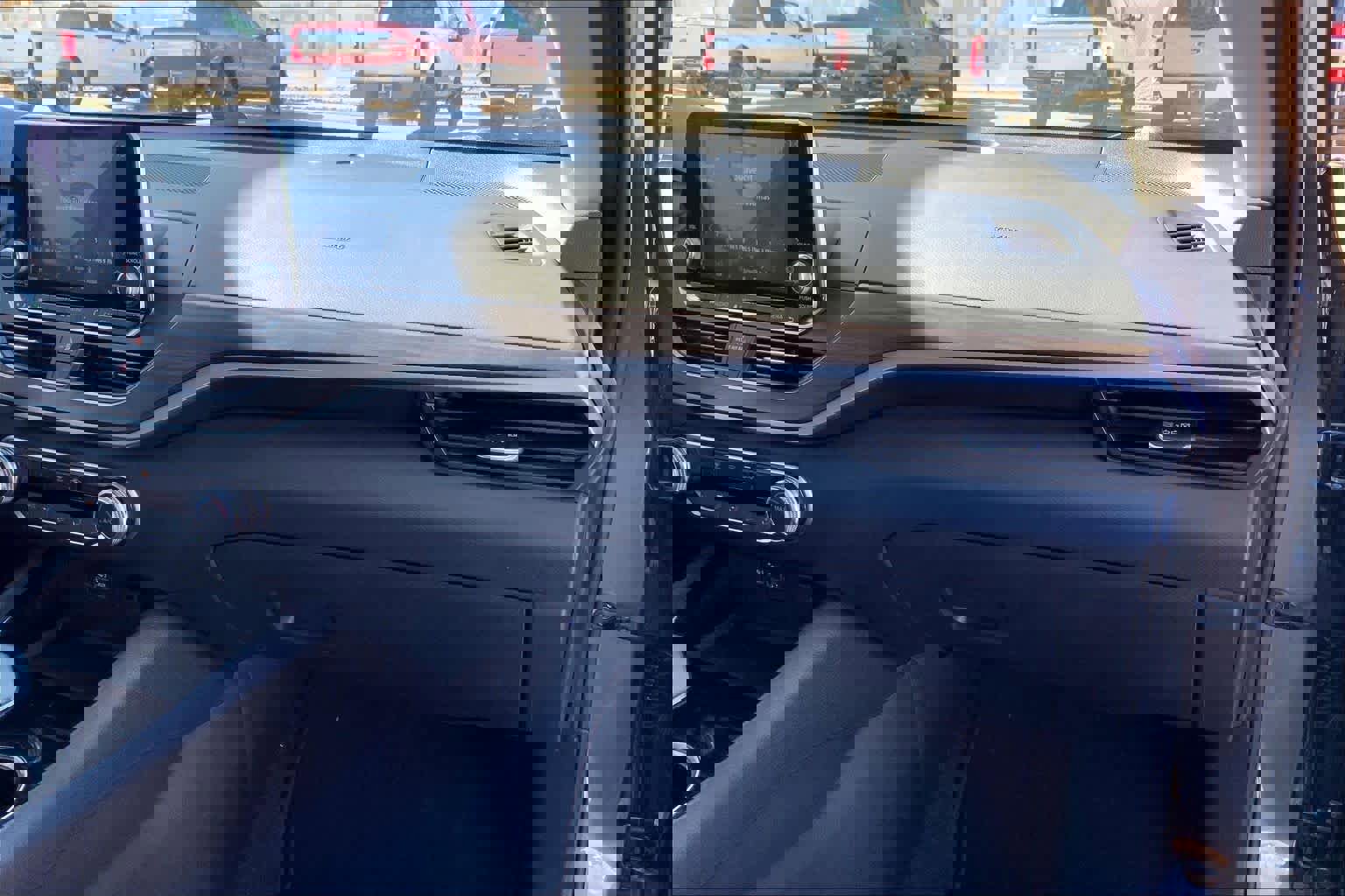 Used 2024 Nissan Altima 2.5 SV image 18