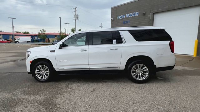 Used 2022 GMC Yukon XL SLT w/ SLT Luxury Package AWD/4WD image 6