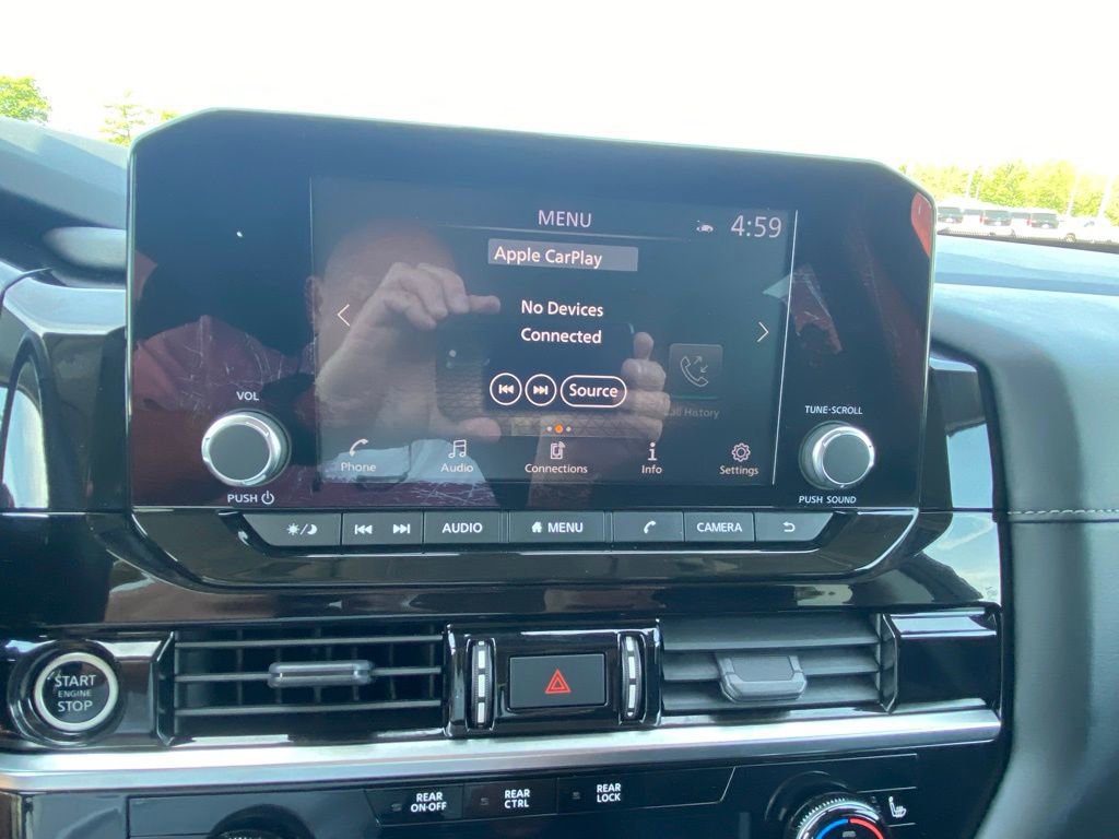 Used 2022 Nissan Pathfinder SV w/ SV Black Package image 15