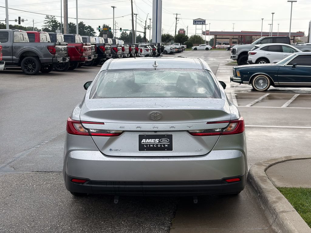 Used 2025 Toyota Camry LE FWD image 5