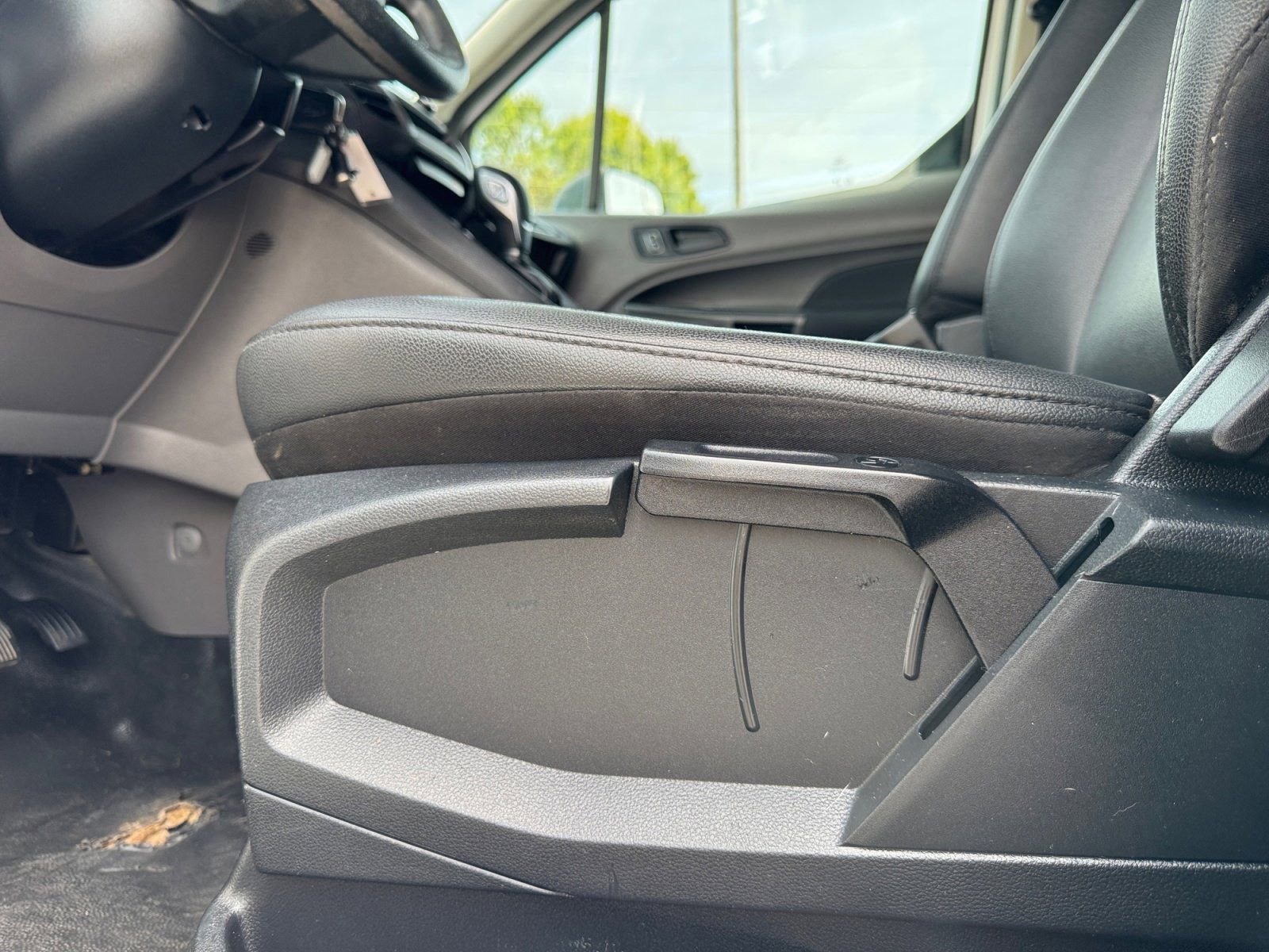 Certified 2021 Ford Transit Connect XL FWD image 19
