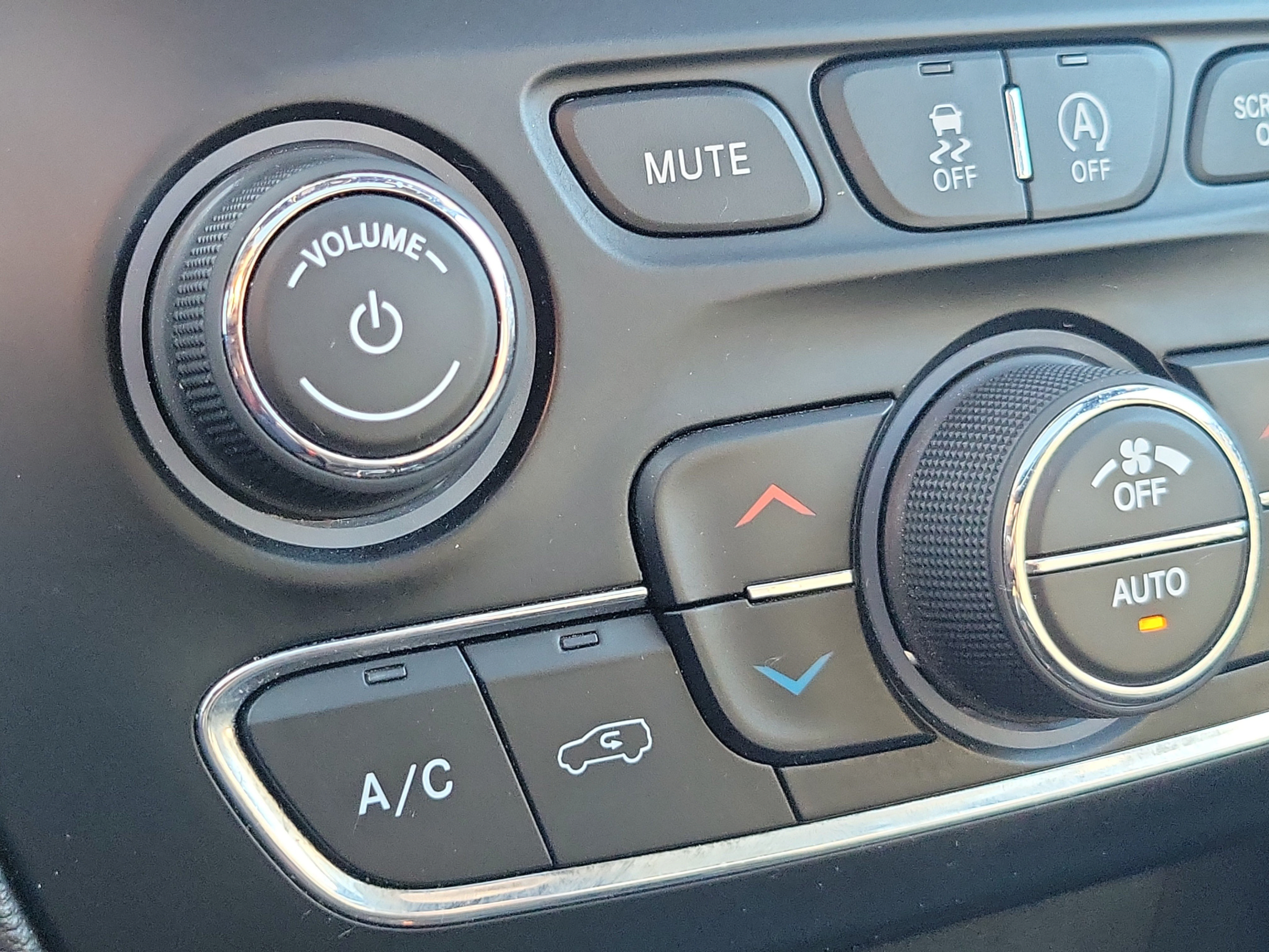 Used 2020 Jeep Cherokee High Altitude AWD/4WD image 31