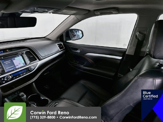 Used 2017 Toyota Highlander XLE AWD/4WD image 28