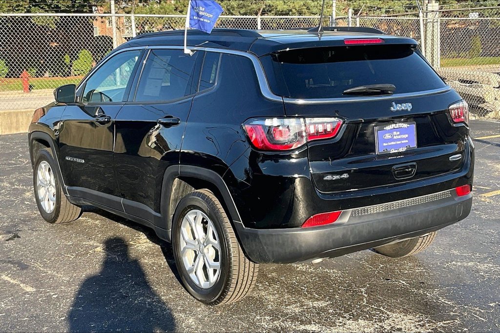 Used 2024 Jeep Compass Latitude AWD/4WD image 10