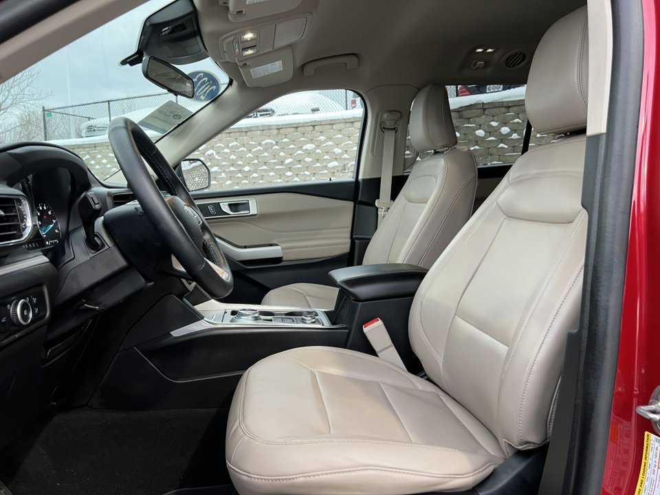 Certified 2023 Ford Explorer XLT w/ Equipment Group 202A image 4
