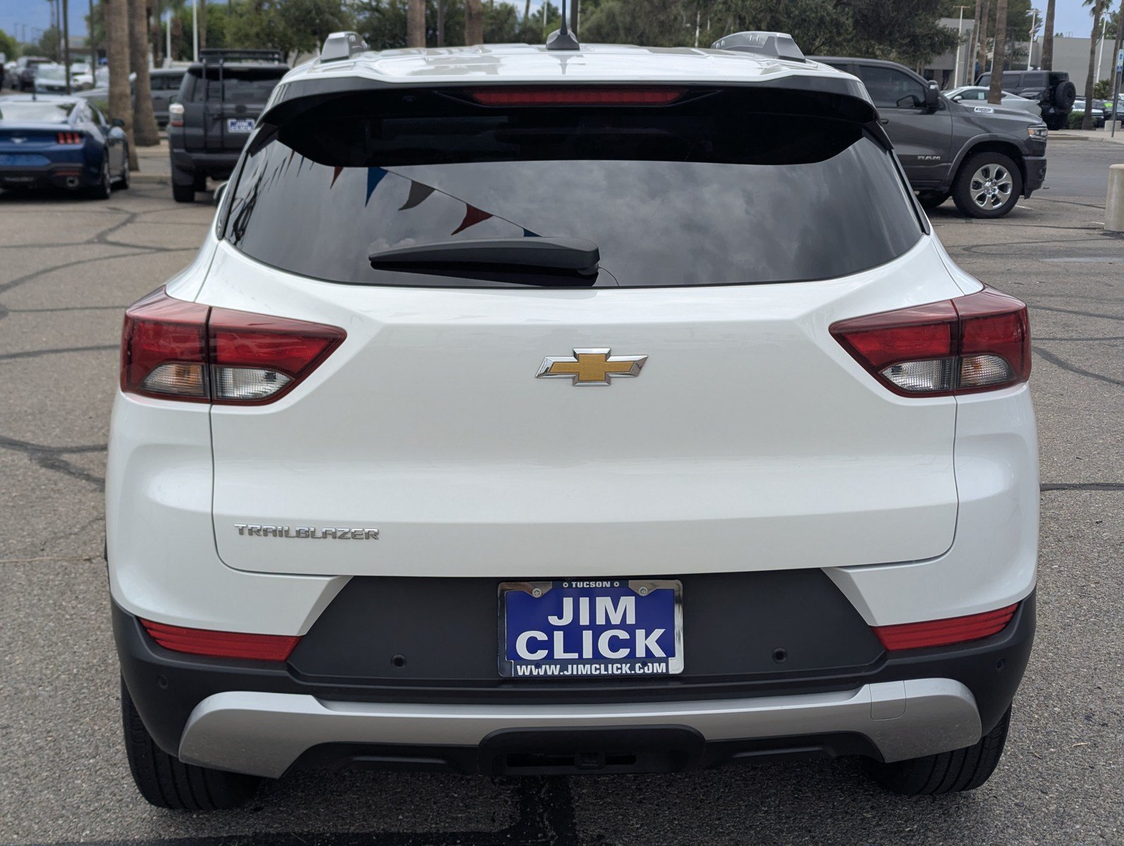 Used 2021 Chevrolet TrailBlazer LT w/ Convenience Package FWD image 3