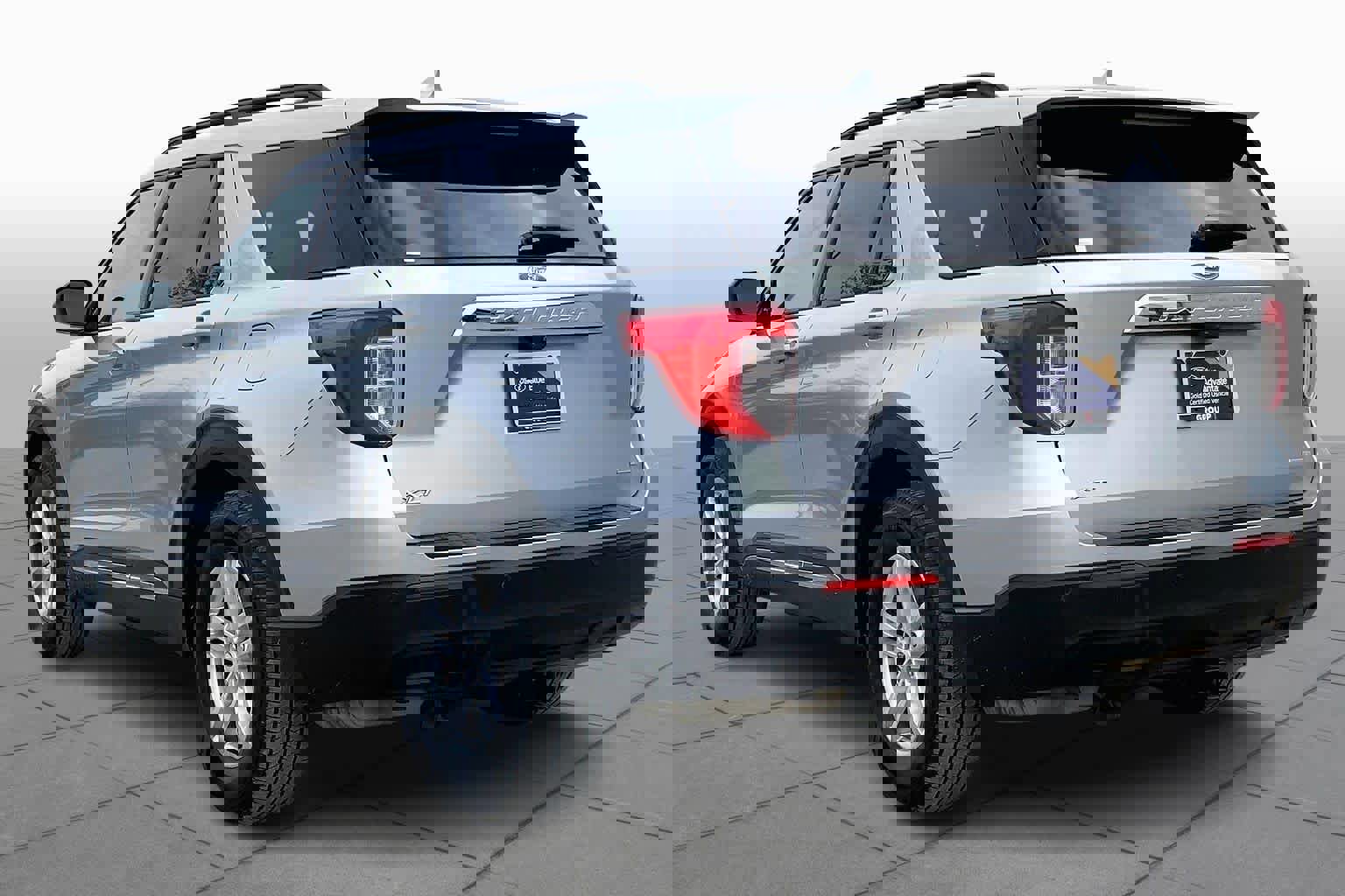 Certified 2020 Ford Explorer XLT image 2