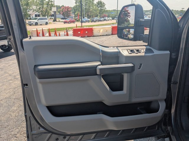 Certified 2022 Ford F250 XLT w/ Black Appearance Package AWD/4WD image 12