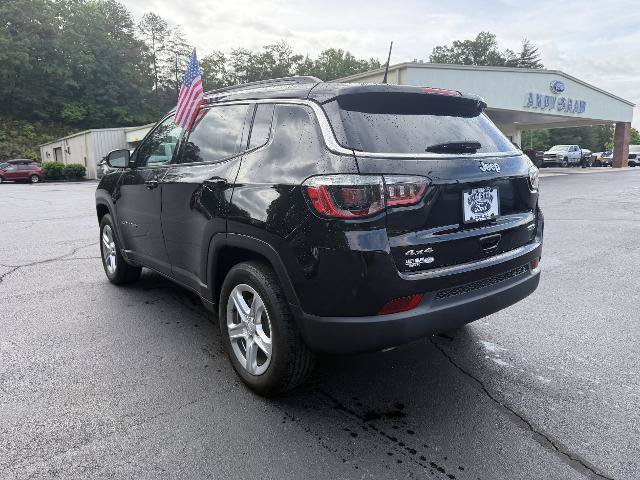 Used 2023 Jeep Compass Latitude w/ Convenience Group AWD/4WD image 13