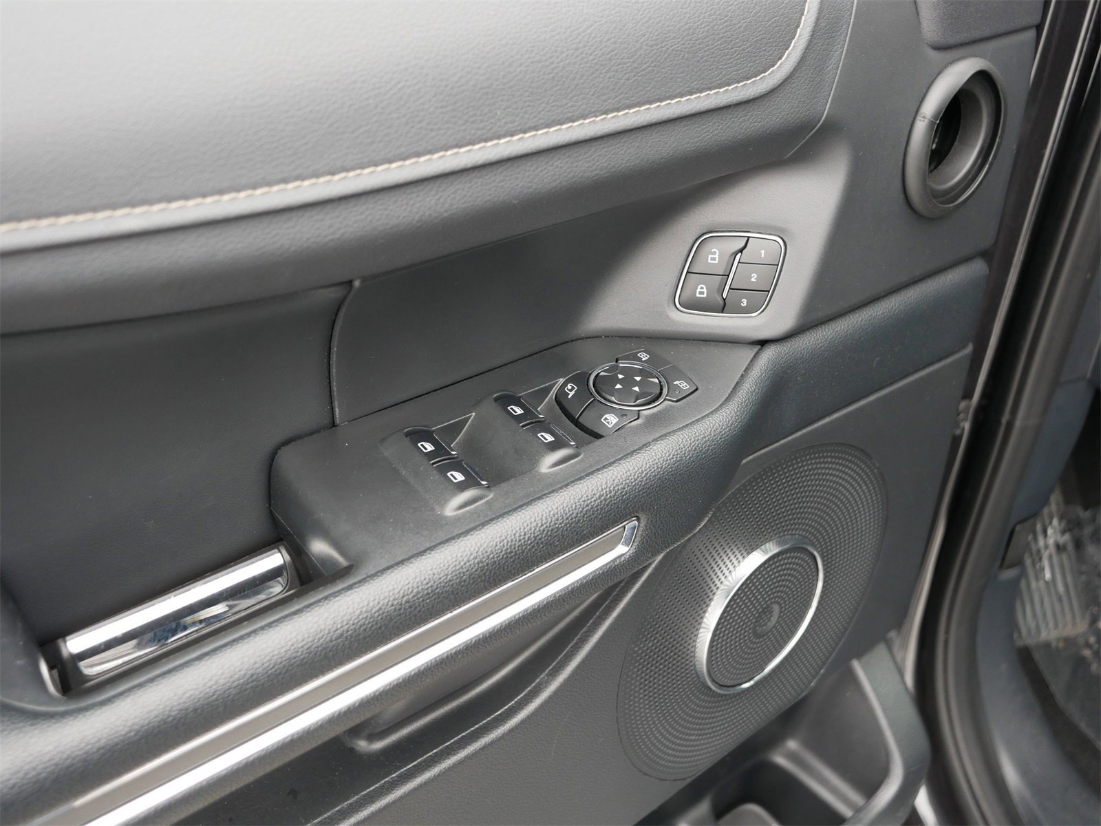 Certified 2024 Ford Expedition Max XLT image 15