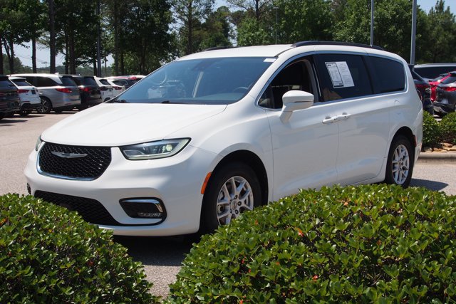 Used 2022 Chrysler Pacifica Touring-L FWD image 4